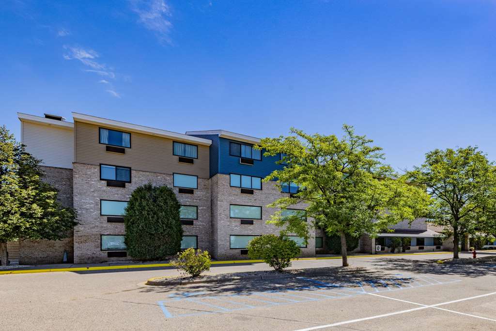 AmericInn by Wyndham Apple Valley - featured photo
