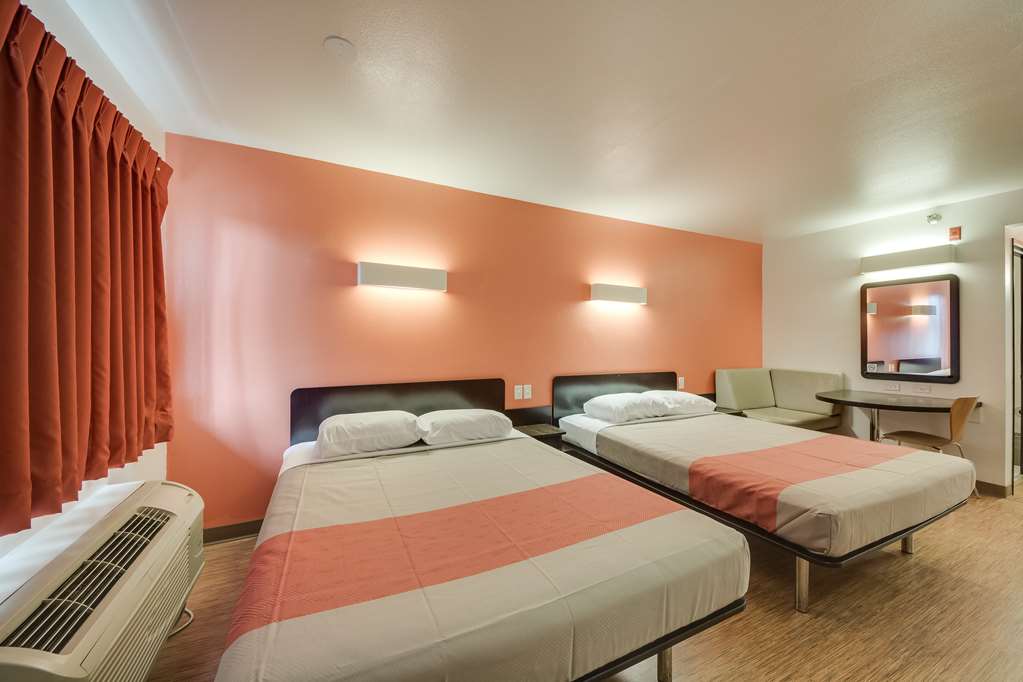 Motel 6 Brownsville TX North - photo 15