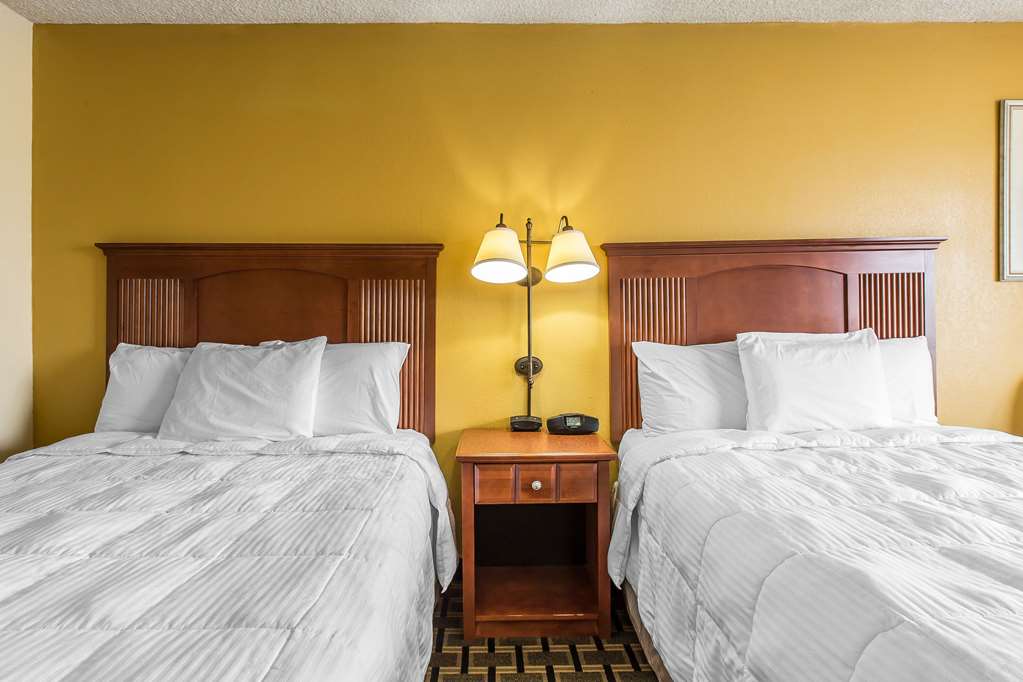 Econo Lodge Byron - photo 7