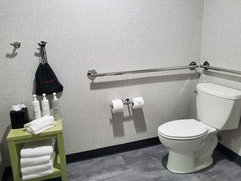 Hampton Inn Olathe - photo 25