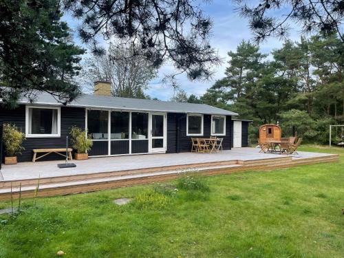 Summer House With Outdoor Sauna At Sjællands Odde — 4-Star Luxury Hotel in Asnaes, Denmark