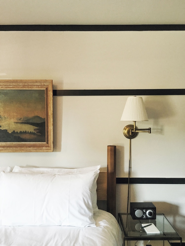 Brentwood Hotel - photo 3