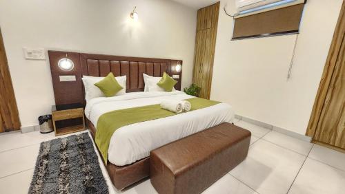 Around stays by the Ganges in Rishikesh, India