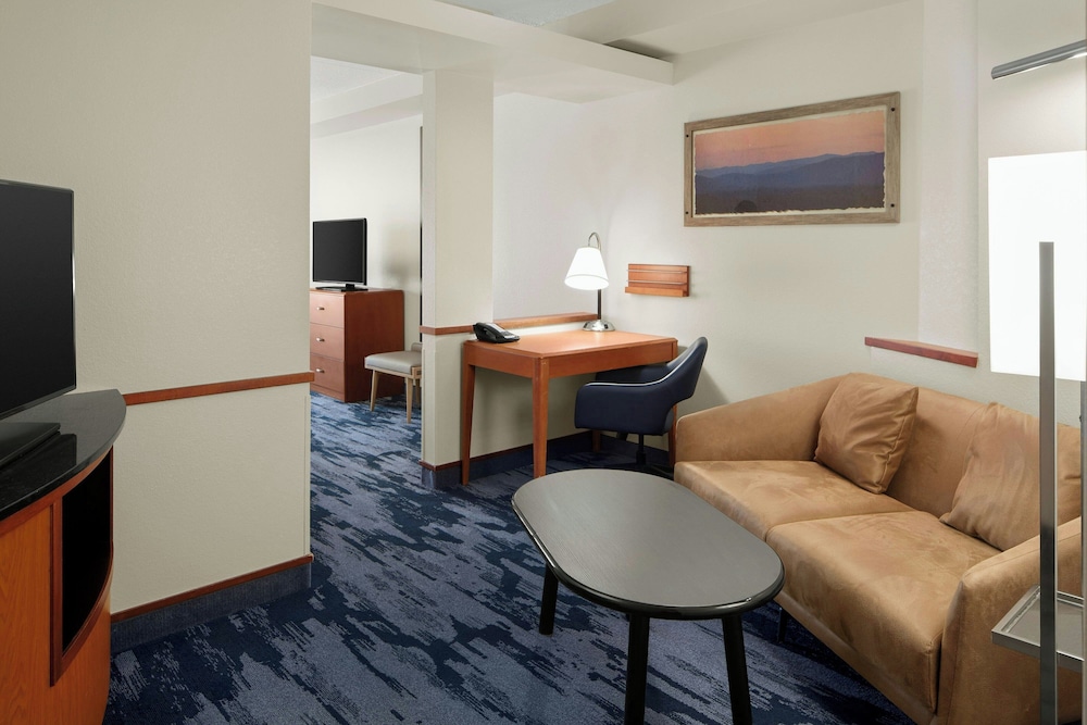 Fairfield Inn & Suites by Marriott Carlisle - photo 9