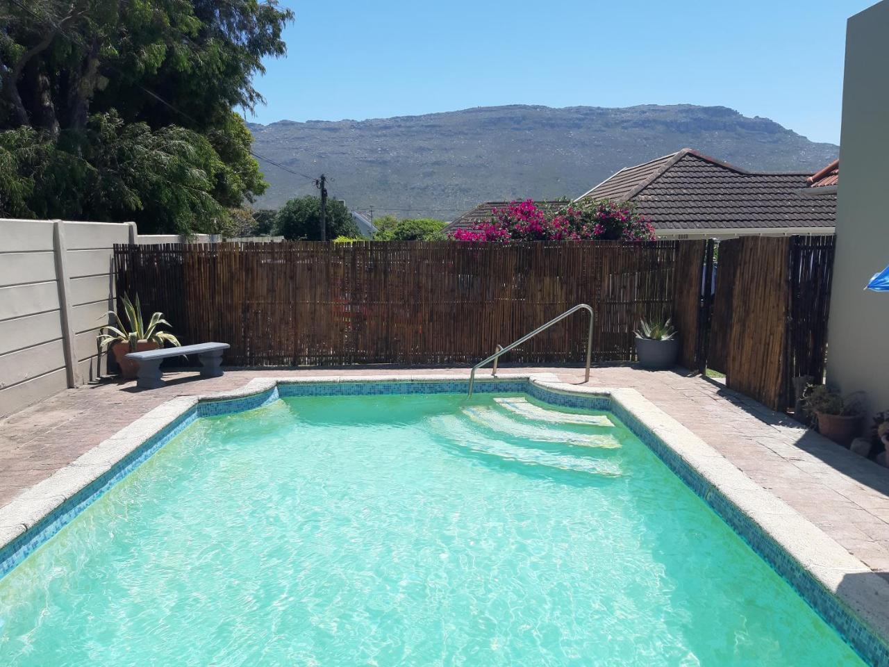The Pool Cottage