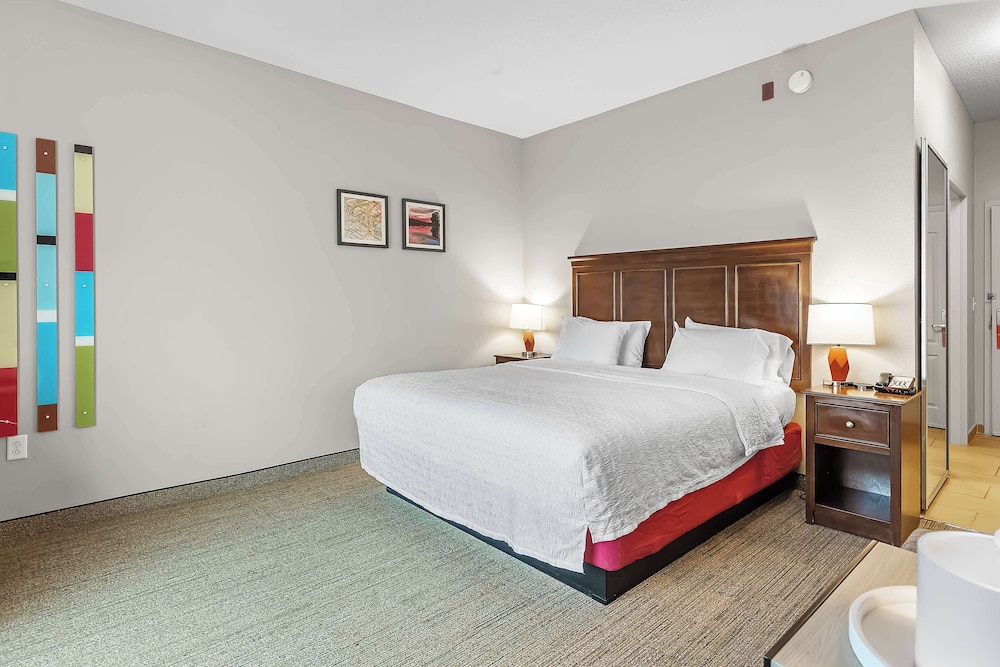 Hampton Inn Atmore - photo 8