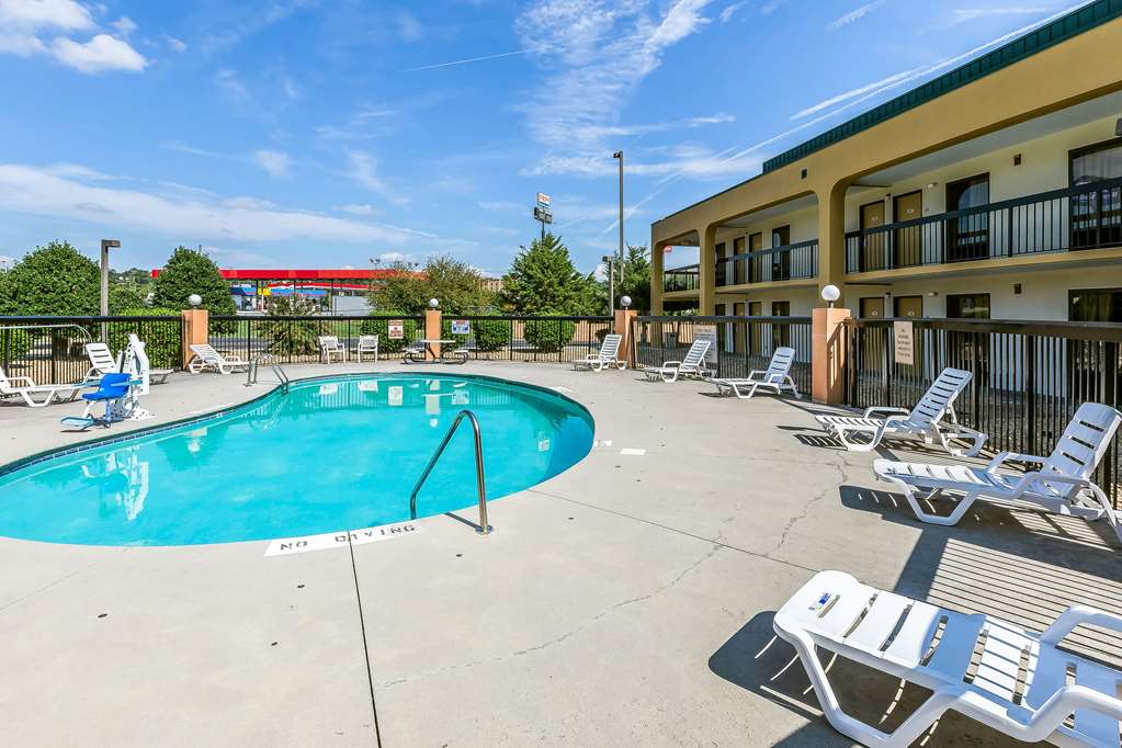 Rodeway Inn Knoxville East - photo 21