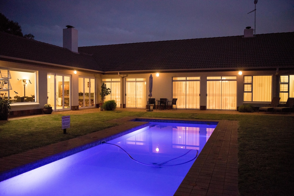 Amohela Guesthouse — 4-Star Luxury Hotel in Midrand, South Africa