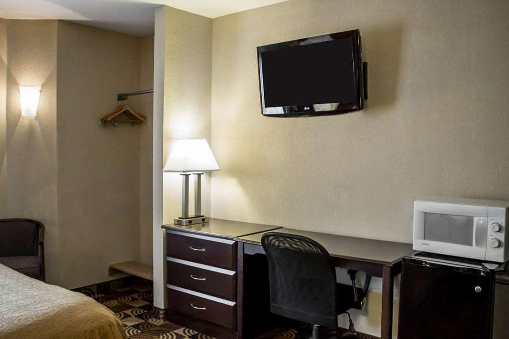 Quality Inn Brunswick Cleveland South - photo 13