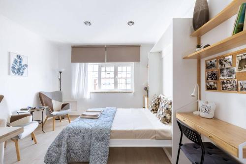 Like Home Studio Sea view beach — 4-Star Luxury Hotel in Paco De Arcos, Portugal