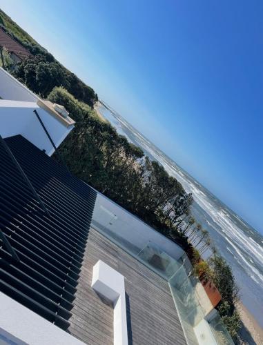 Casa de Luxo na Praia de Ofir — 4-Star Luxury Hotel in Faro, Portugal