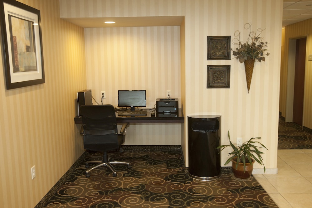 Cobblestone Inn & Suites Langdon - photo 36