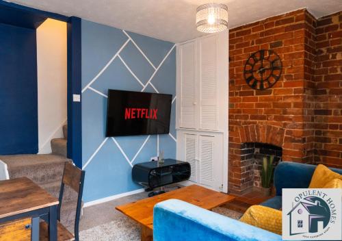 Contractors Pad 4 Bed Town House Cent Reading Free Parking