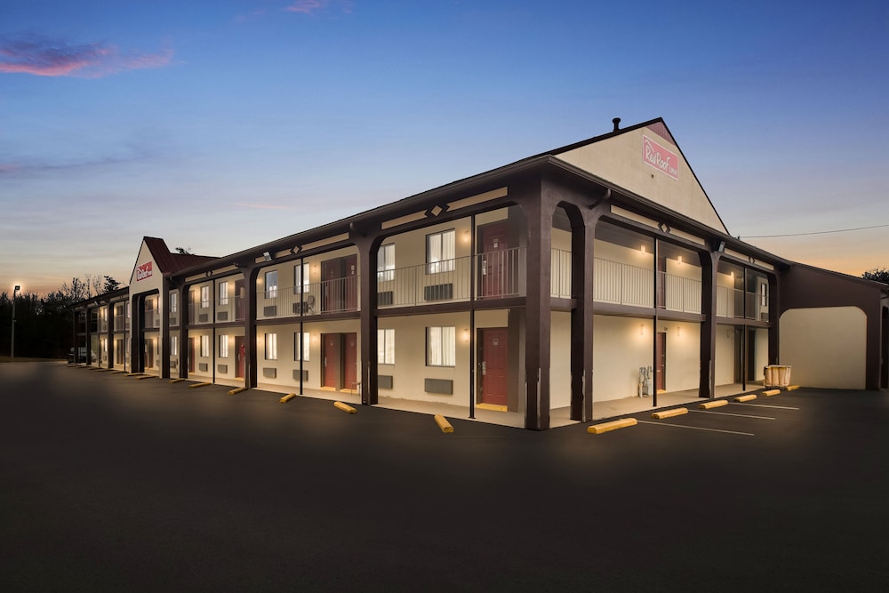 Red Roof Inn Crossville - photo 29