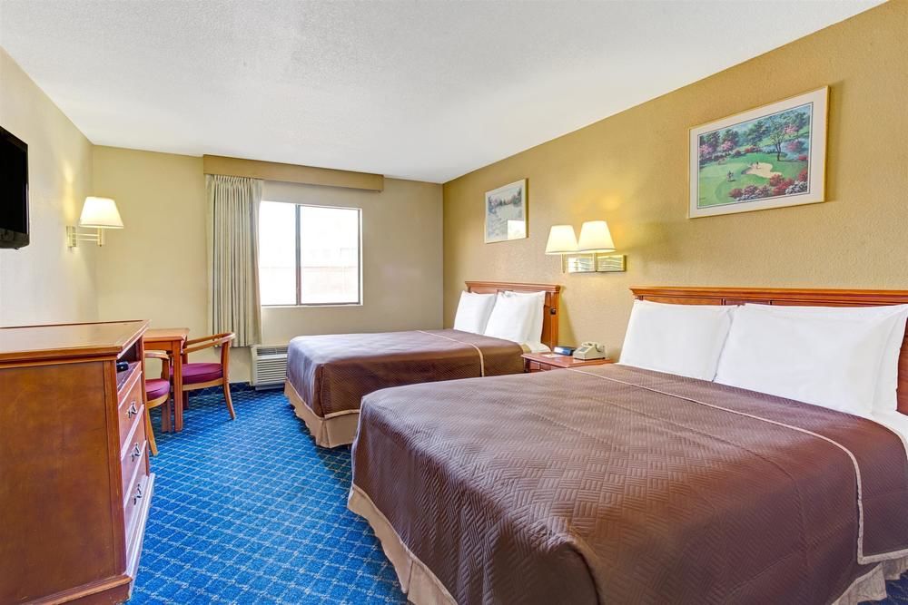 Travelodge by Wyndham Tucson AZ - photo 4