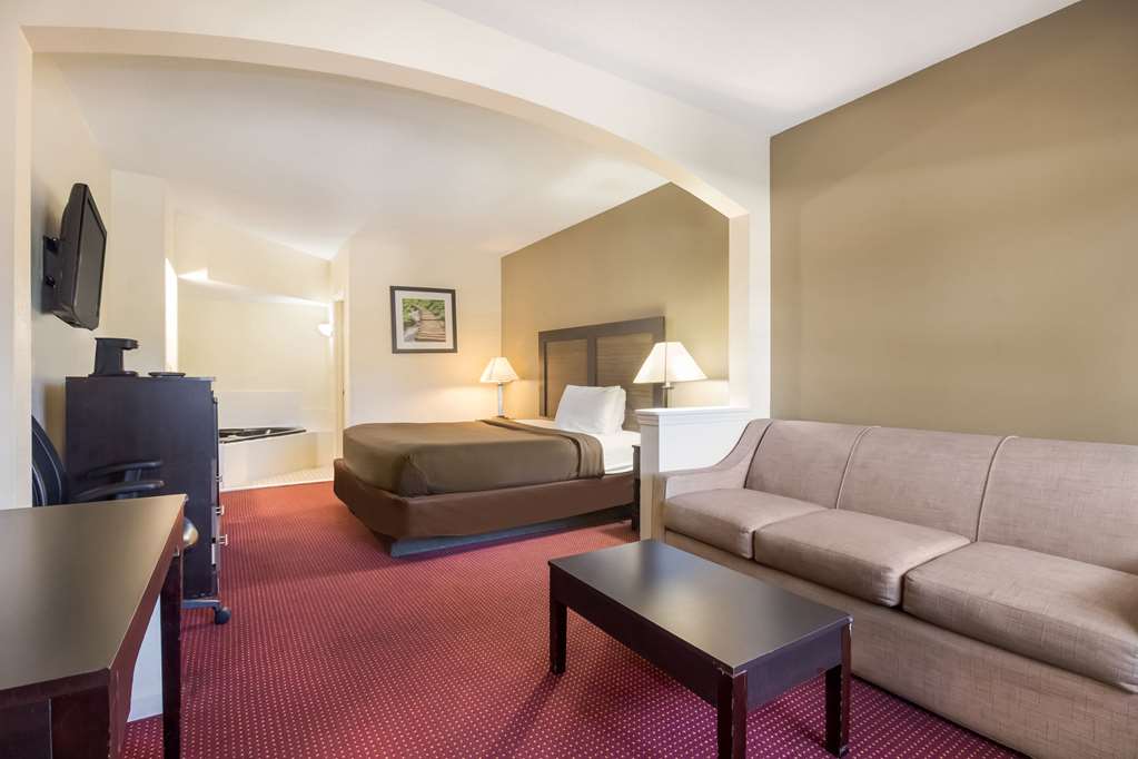 Suburban Studios Florence I 95 - photo 18