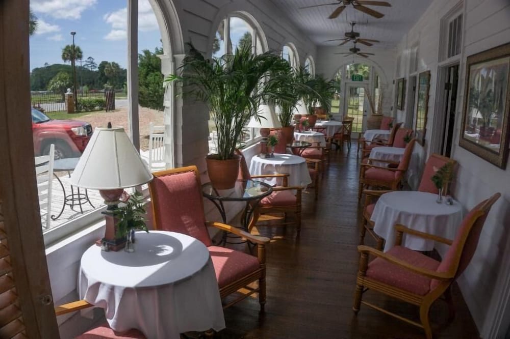 Putnam Lodge Hotel and Spa - photo 31