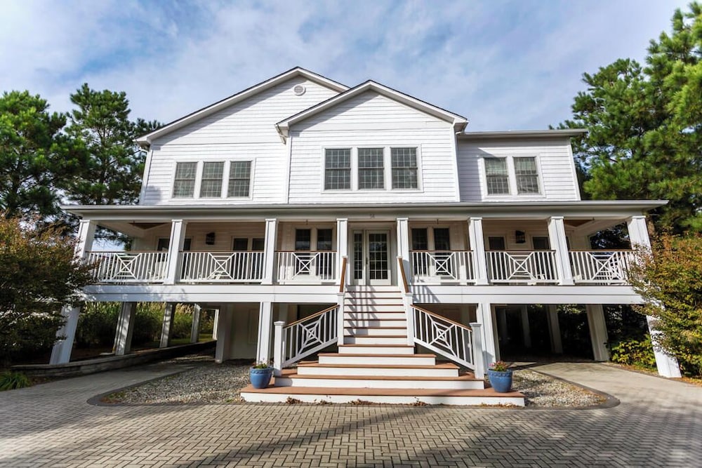 Holly Road 14 in Rehoboth Beach, United States