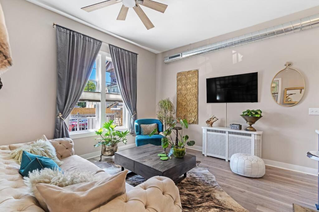 King Sweet 2bd 1 bath in Historic Walker’s Point in Milwaukee, United States