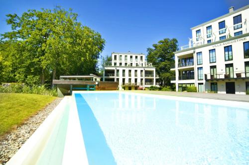 Ferienwohnung Strandlounge in den Parkvillen Binz — 5-Star Luxury Hotel in Ostseebad Binz, Germany