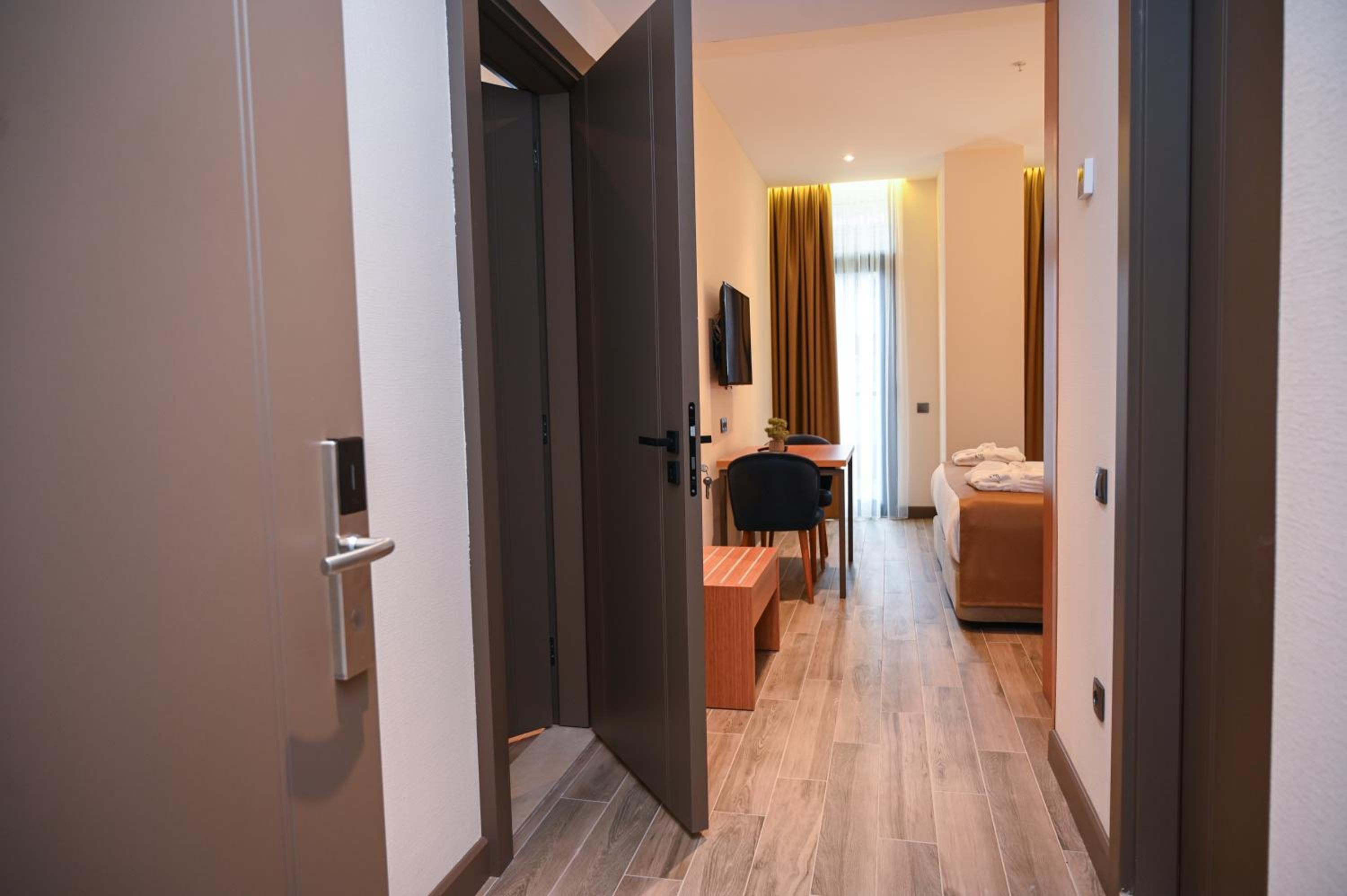 New wave apart hotel