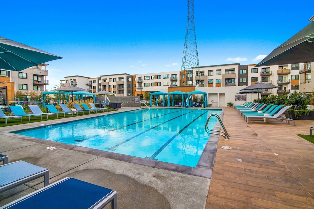Global Luxury Suites in Menlo Park - photo 41