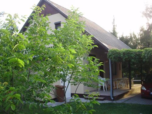 Szatmári Vendégház — Balatonlelle — photo 3