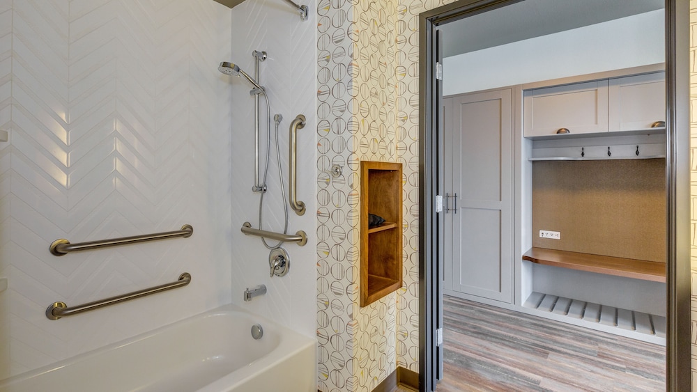 Holiday Inn & Suites Bellingham by IHG - photo 58