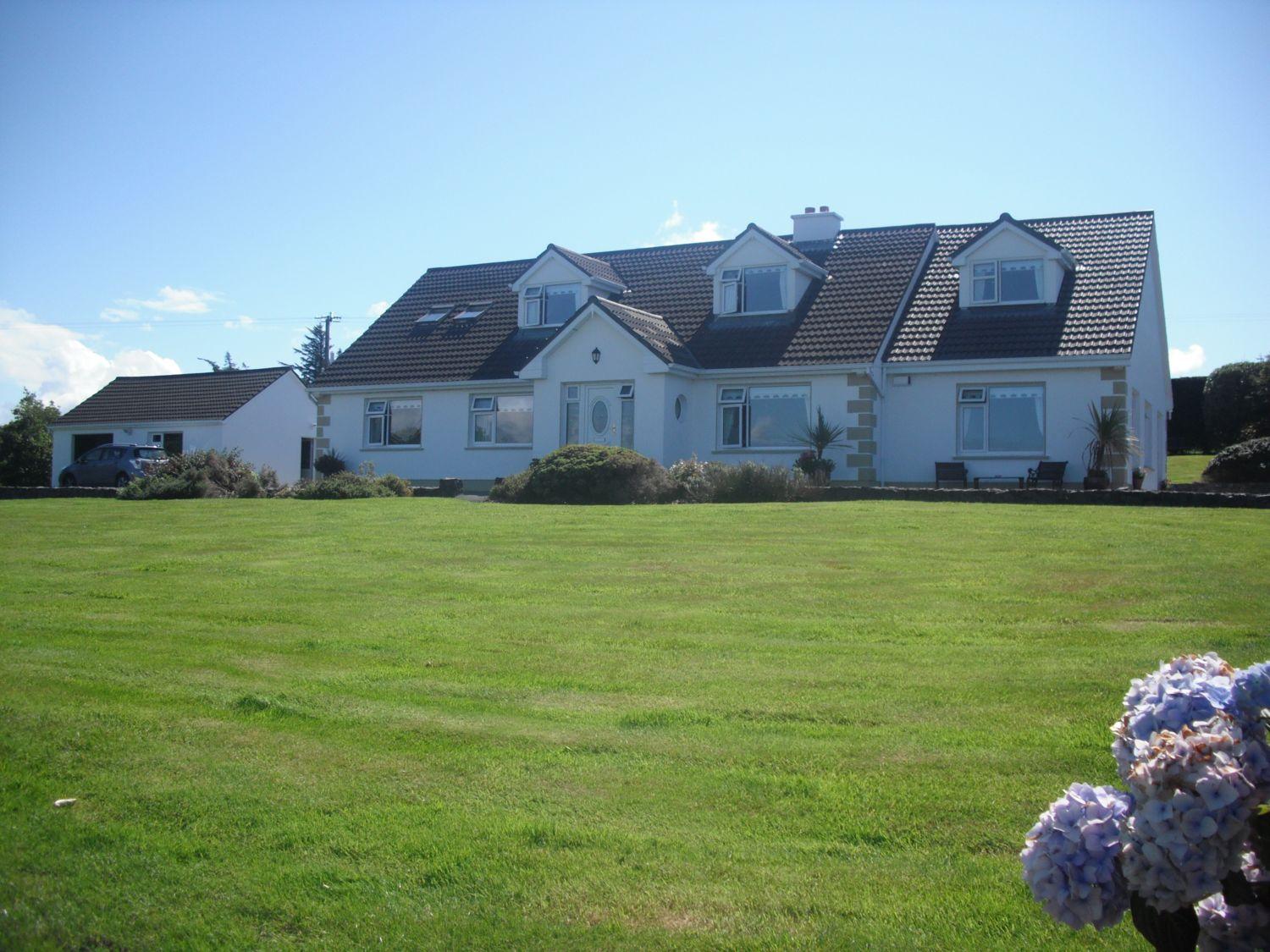 Cornerstones B&B — 4-Star Luxury Hotel in Clifden, Republic of Ireland