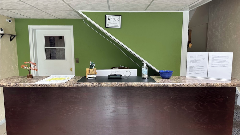 Colonial Inn Franklin - photo 4