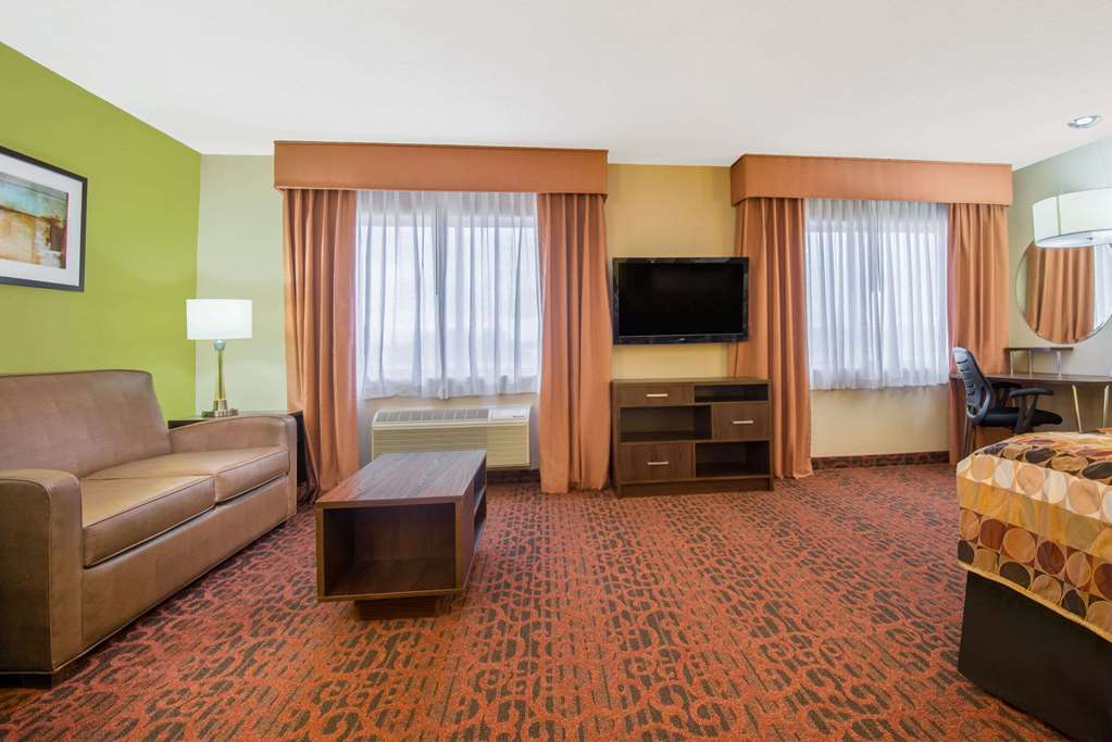 Super 8 by Wyndham Portales - photo 11