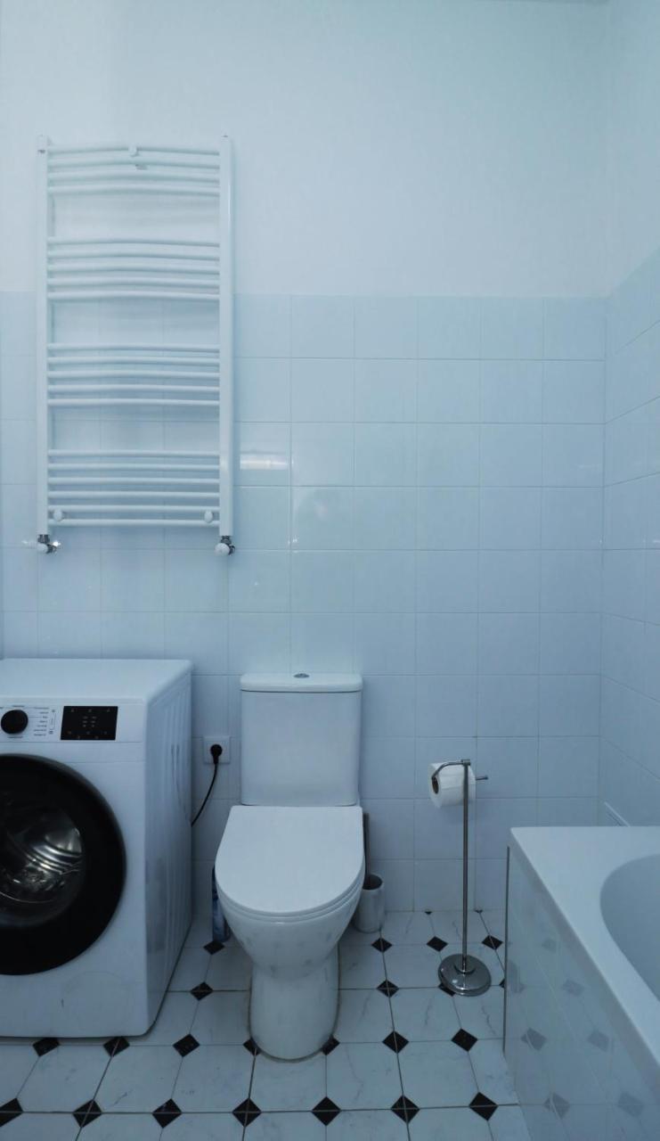 Stylish & Authentic 2BR Retreat in Central Tbilisi Wehost
