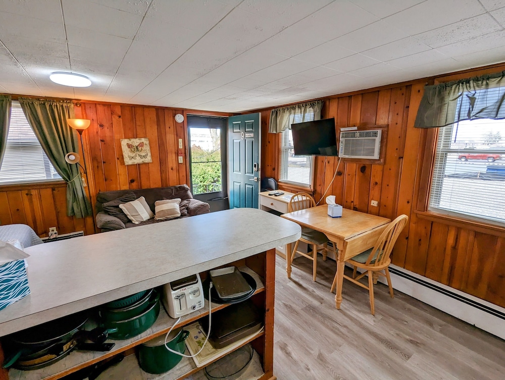 Riverside Motel - photo 23