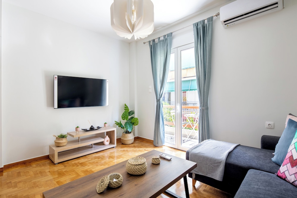 Astrea 1 Bedroom Apartment in Athens — 4-Star Luxury Hotel in Athens, Greece