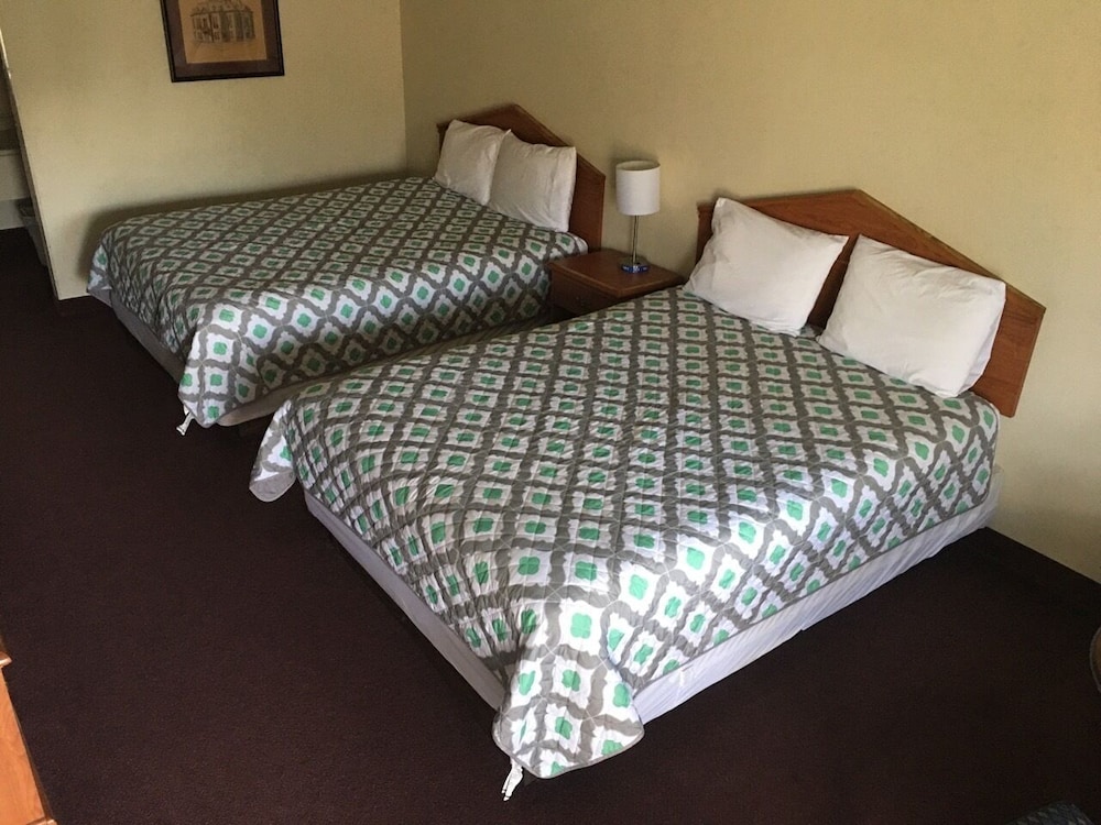 Whispering Creek Lodging & RV Resort - photo 14