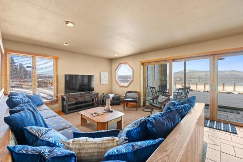 New Lake Time Crystal Beach Lakefront Beach Seasonal Pool in Mccall, United States