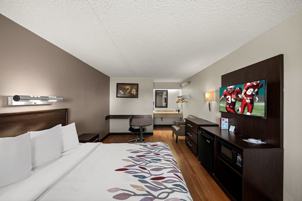Red Roof Inn Dallas DFW Airport North - photo 17