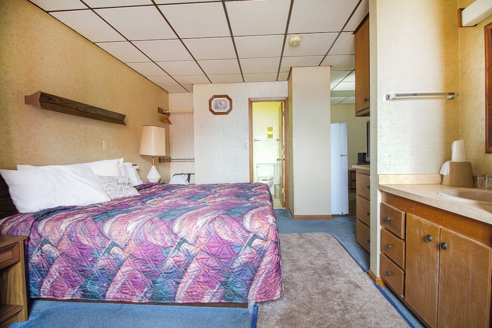 HomeTown Inn by OYO Liberal KS - photo 10