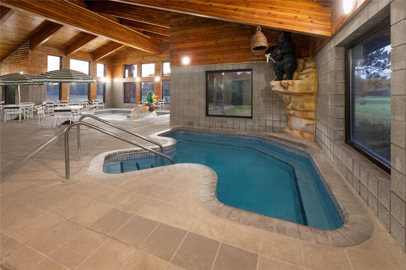 Shell Lake Lodge a Travelodge by Wyndham - photo 7