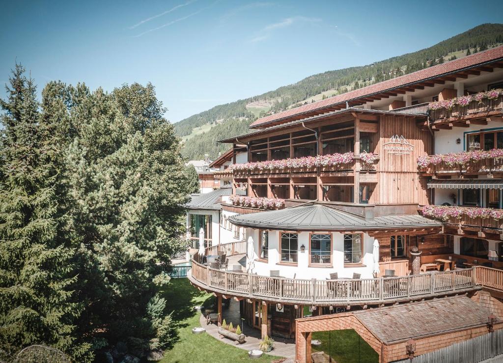 Hotel Alpenblick - carbon neutral hotel in Sesto