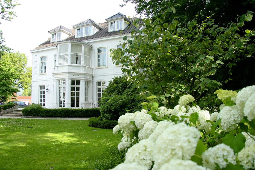 Hotel Hochzeitshaus - carbon neutral hotel in Aurich