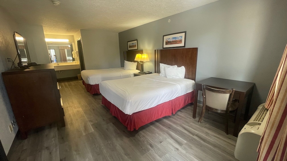 Days Inn & Suites by Wyndham Winnie - featured photo
