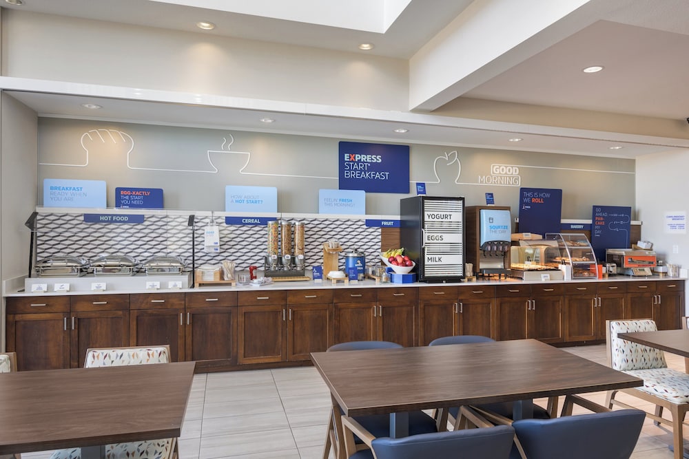 Holiday Inn Express Hotel & Suites Belgrade by IHG - photo 41