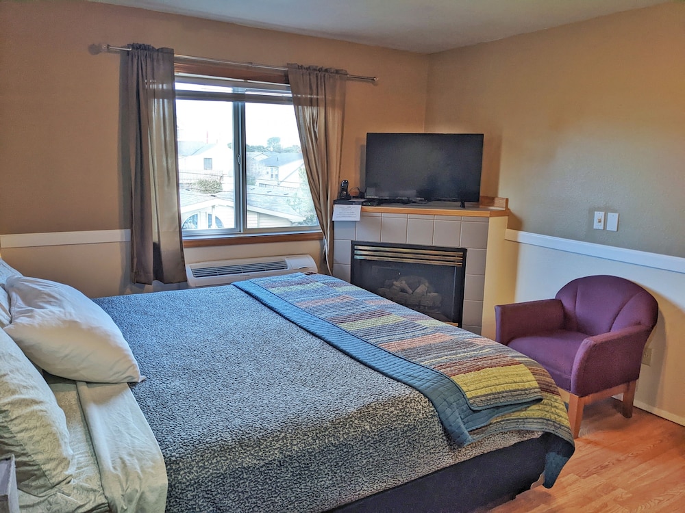 Hillcrest Inn - photo 16