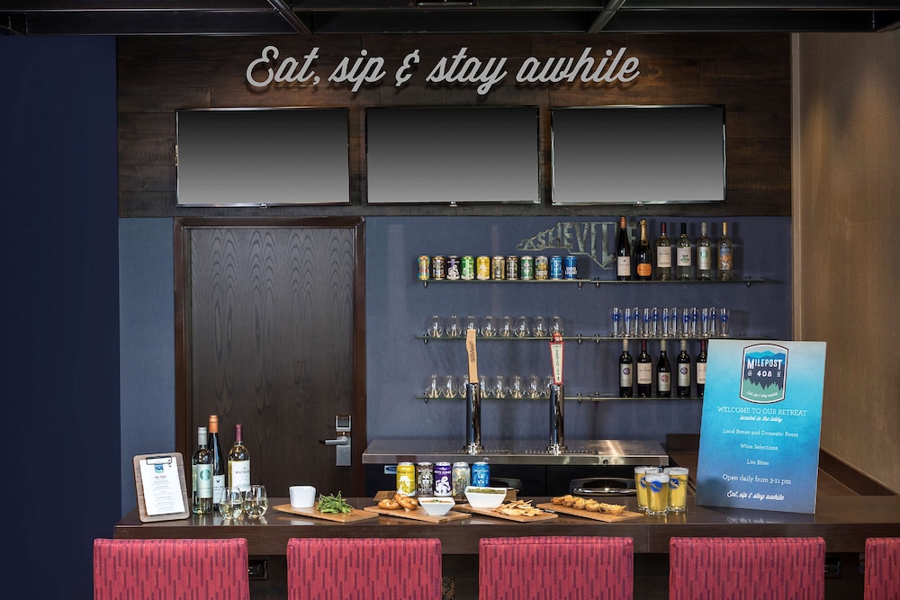 Hampton Inn & Suites Asheville Biltmore Village - photo 43