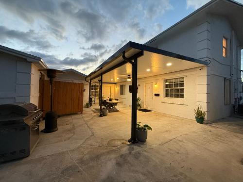 Guest Houses West Palm Beach 2br Or 1br — West Palm Beach