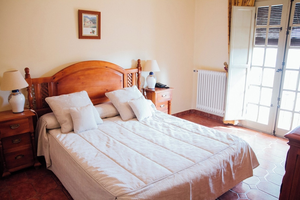 Hotel Finca las Beatas in Villahermosa, Spain