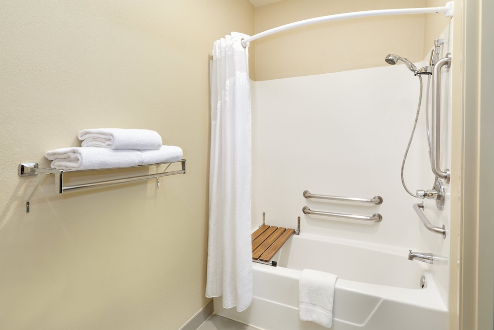 Holiday Inn Express & Suites Chicago Libertyville by IHG - photo 9