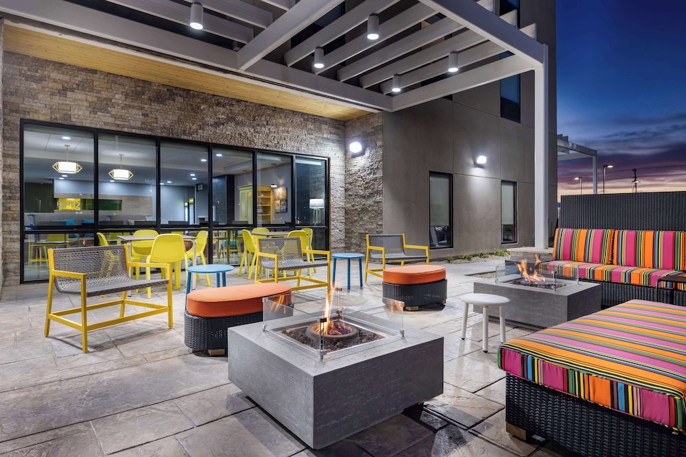 Home2 Suites By Hilton El Centro - photo 36