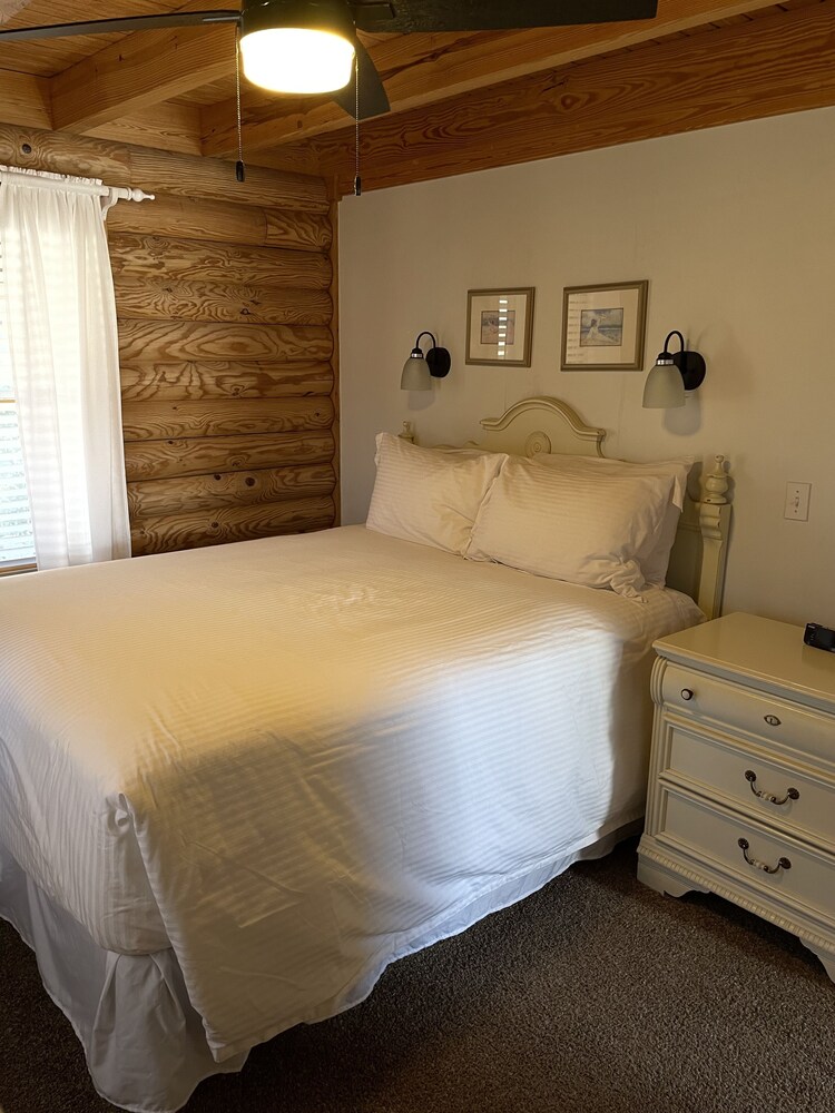 Crown Point Resort - photo 16